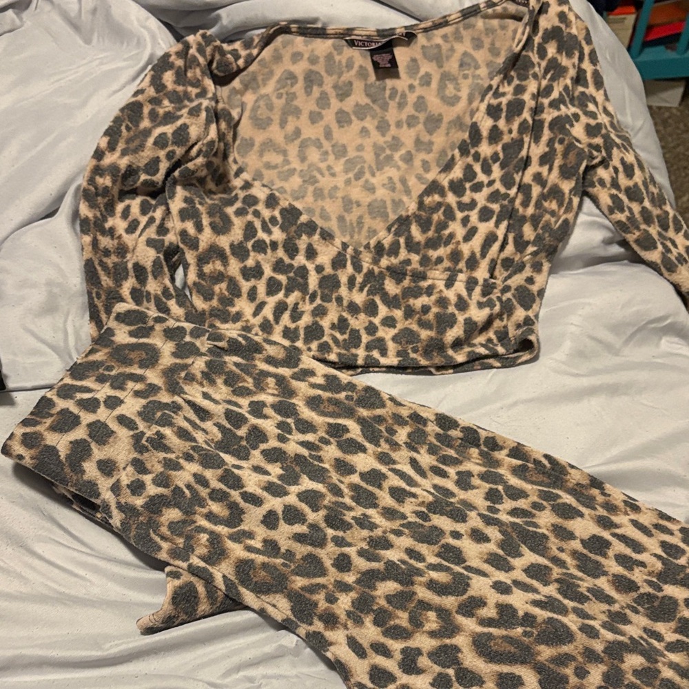 Victoria's Secret Leopard Print Long Sleeve Crop Top and pants - Tan & Black